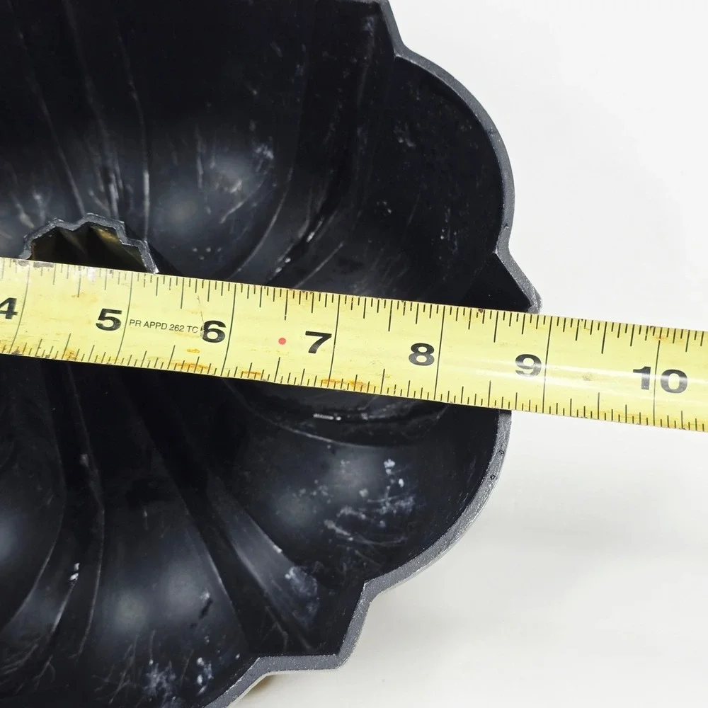 Nordic‎ Ware Mini Bundt Pan Green Baking Mold Minneapolis Vintage Kitchenware